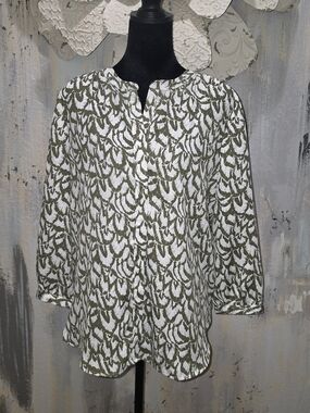 JACHS Girlfriend Olive Leaf Print Pullover Tunic